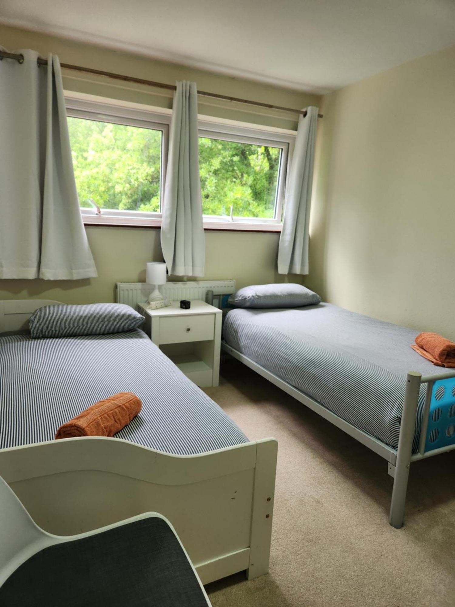Twin Room In Crawley,Gatwick,West Sussex Ifield 외부 사진